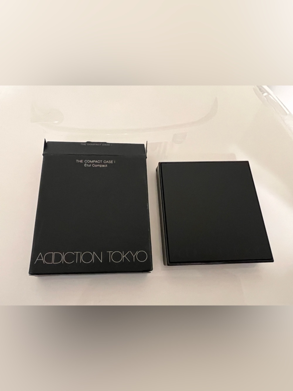 NEW ADDICTION TOKYO Compact Case Black For Eyeshadows and Blush